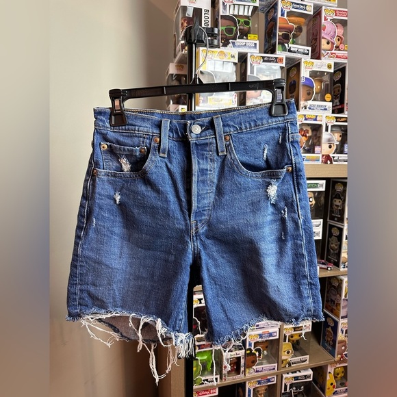 Women’s LEVI Denim Jean Shorts 26W - Picture 1 of 12
